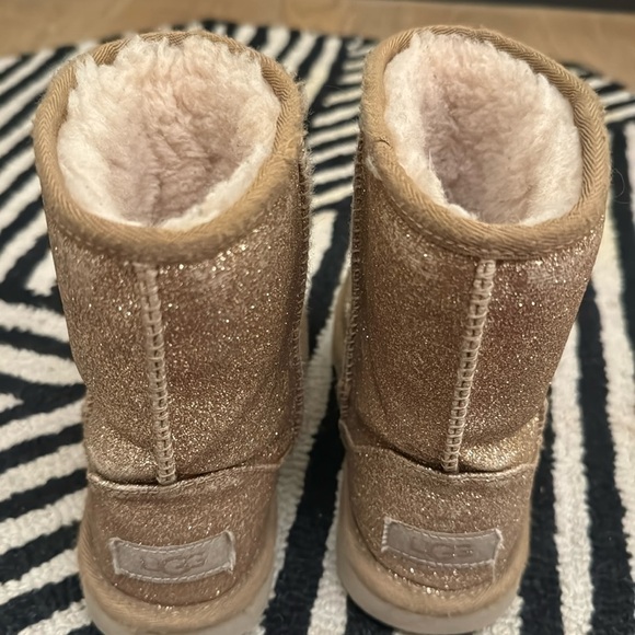 UGG Australia Classic Short II Glitter Sparkle Girls Boots Gold Size 13 - Picture 7 of 9